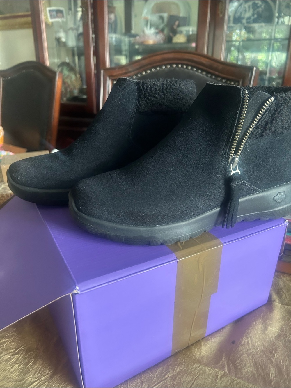 Skechers Women's Black Suede-Look Ankle Boot with Tassel Zipper size 8.